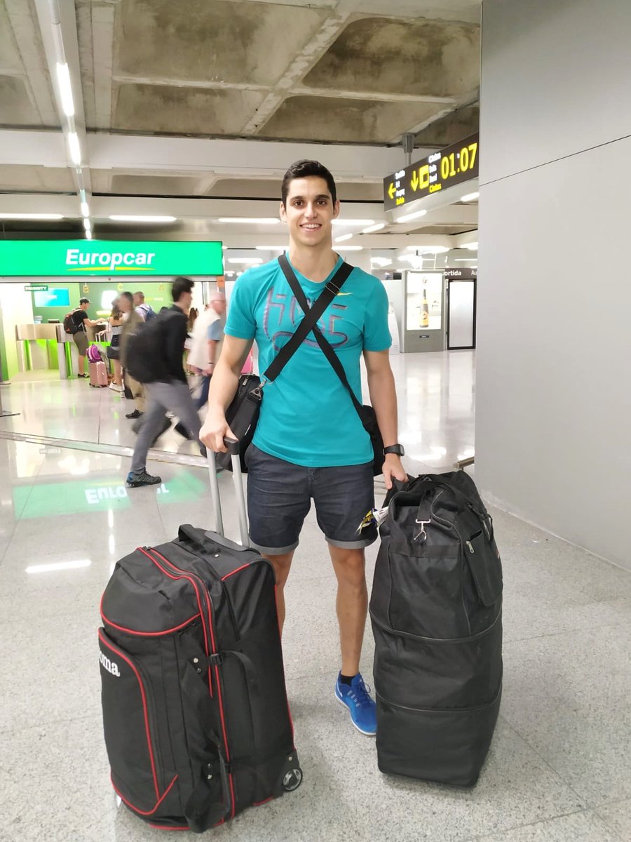 No hi ha res tan apassionant com formar equip amb professionals plens d'energia, il·lusió i amb moltes ganes de treballar. ⁣⁣⁣💪🔥
⁣⁣⁣
Feliços de la nouvinguda de <a href="/RubenLorente5/">Ruben Lorente</a> a terres mallorquines.⁣⁣⁣👏

🔴 #AmuntManacor
🏐 #SomosVoleibol
💜 #ConectaEmociones