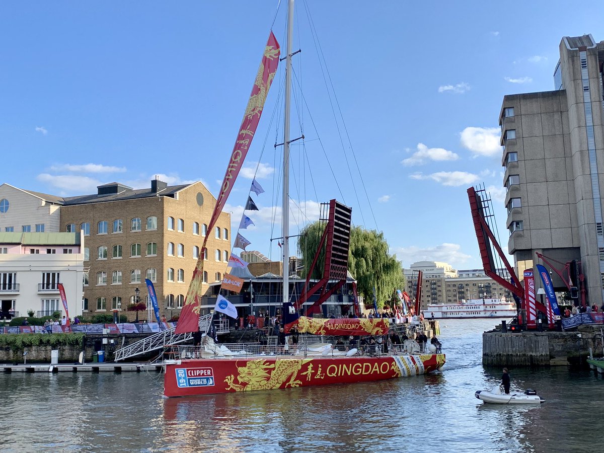 tomsabin's tweet photo. Didn’t expect to see this on the way home: several yachts turning up for the Clipper Round the World Yacht Race https://t.co/FujEEEVGoS