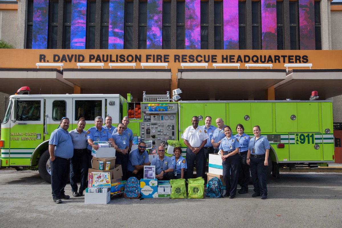 MiamiDadeFire's tweet image. #MDFR's Fire Prevention gave back to the community they serve by collecting &amp;amp; donating school supplies for students of Great Heights Academy. The students had an opportunity to meet @Sparky_Fire_Dog &amp;amp; get a tour of a fire truck! #MDFRInTheCommunity

📸: bit.ly/2Hlga3n