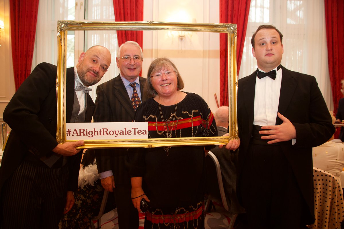 A Right Royale Tea tweet media