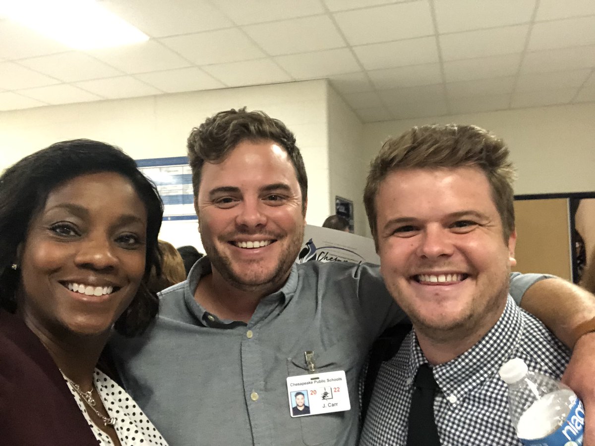 JolliffMiddle's tweet photo. New teacher breakfast! Welcome home to ALL the Carrs (John-center @OscarSmithMS; Chris-far right JMS and sister not pictured @WeAreHickory)!  6th graders are gonna 💙Mr. Carr!
#inspireCPS #tigerjaghawk https://t.co/E9fHPKXTDe