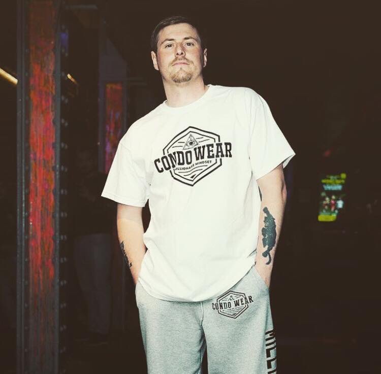 RoyzyRothschild's tweet photo. #condowear https://t.co/Lw8qzcH3S3