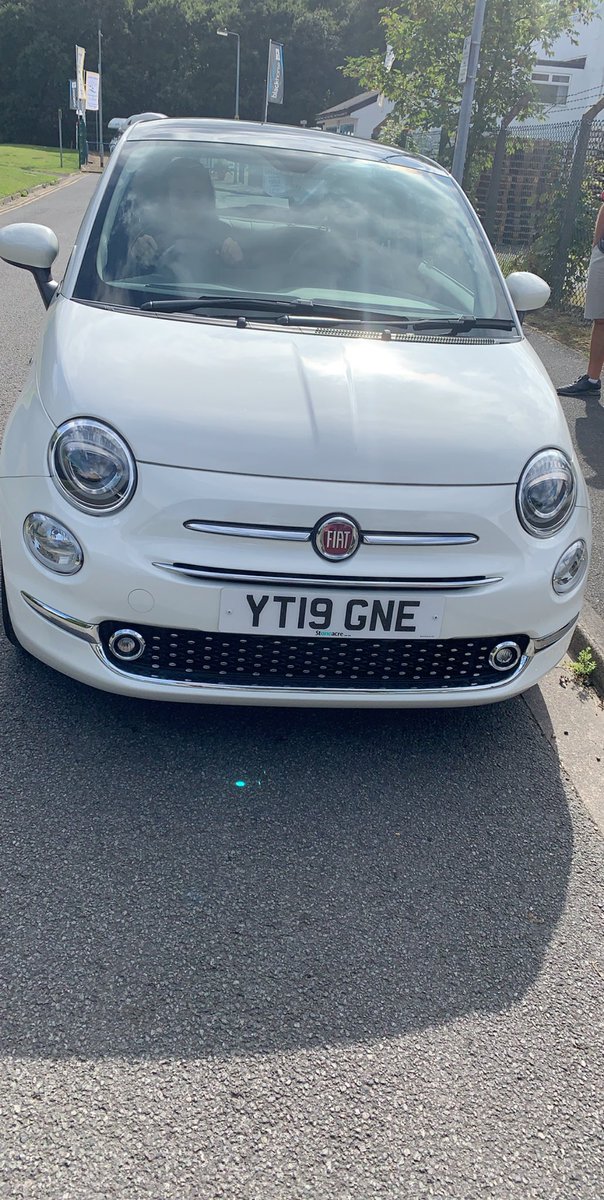 moomolly5's tweet photo. Thank you mum and dad ❤️🚘🚗 https://t.co/WA5Zf8yk53