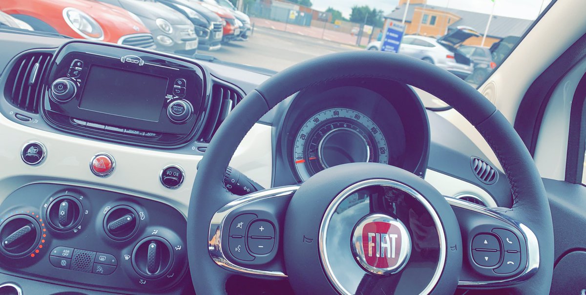 moomolly5's tweet photo. Thank you mum and dad ❤️🚘🚗 https://t.co/WA5Zf8yk53