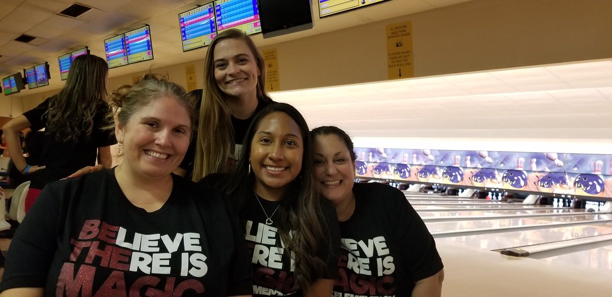 SandyNeilsen's tweet photo. Looking forward to a fabulous year! @AdubaAlison  @Kimberlycarball @MsIrvin3 @KirkElementary #abraKIRKdabra #KirkRoar #KirkPreK #KirkECSE https://t.co/h6up8nN6vc