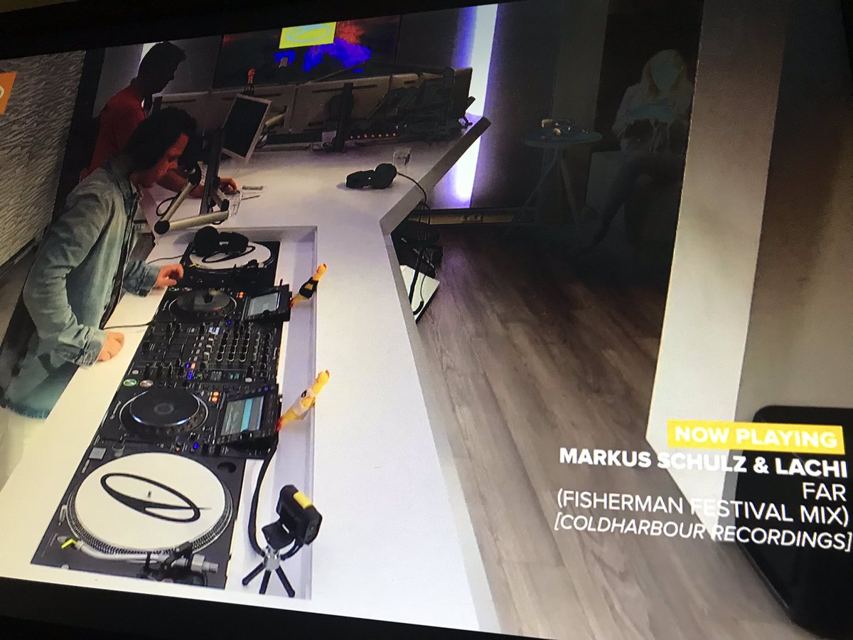 Emiel_1985's tweet photo. Good to hear this on the @asot #ASOT928 TakeOver as well @FishermanOfc remix on #Far 🎉 #remix my fav. on @Nifra her #FollowMe compilation CD ! 🎉🎶🙌🏻👌🏻 great play @MarkusSchulz 🦄 #DoubleSupport https://t.co/Sbc8bVhNAX