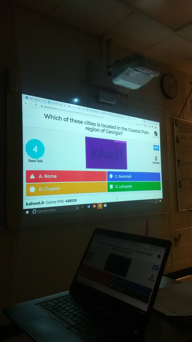 LonGibson4's tweet photo. Competition drives success! #CampCreekMiddle #kahoot #GaStudies https://t.co/bAljiZgWcv