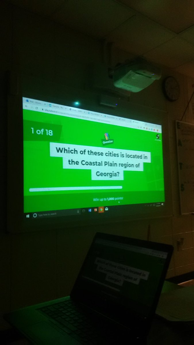 LonGibson4's tweet photo. Competition drives success! #CampCreekMiddle #kahoot #GaStudies https://t.co/bAljiZgWcv