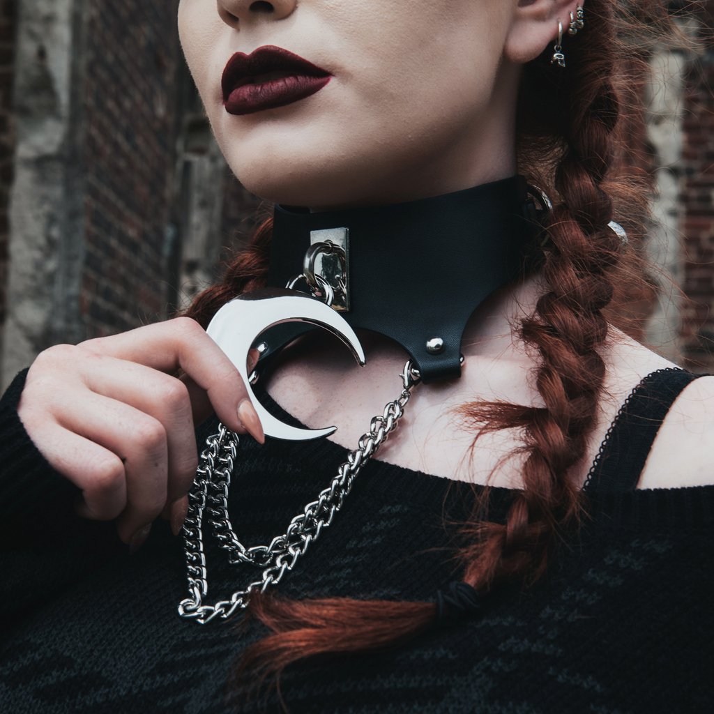 killstar moon choker