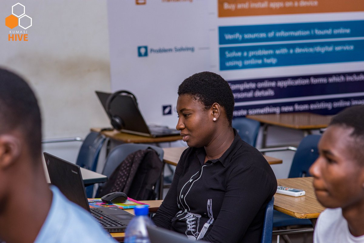 KumasiHive's tweet photo. A workshop to bring all their skills to the table and work on a design would be held to know how well they grasped what was taught in class.
#GraphicDesign #VacationClasses #Design #Graphics #HiveTraining #HiveTribe https://t.co/7mwD3BIVHb