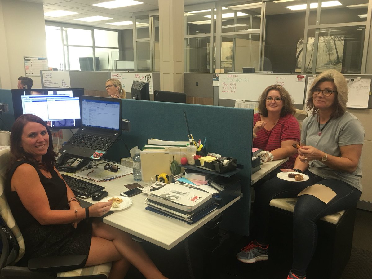 BrantBasics's tweet photo. #Alzheimer coffee break number two in full force @BrantBasics https://t.co/EUowXgWz5M