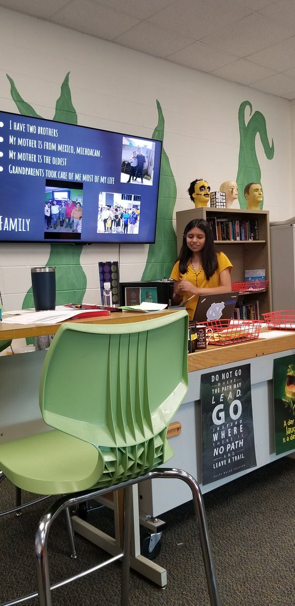 HeilmanAudrey's tweet photo. English I rocking first presentations and collaborative reading analysis of what formal vs. informal language is! My students are #KHSAllIn https://t.co/Yw2A3oe7kk