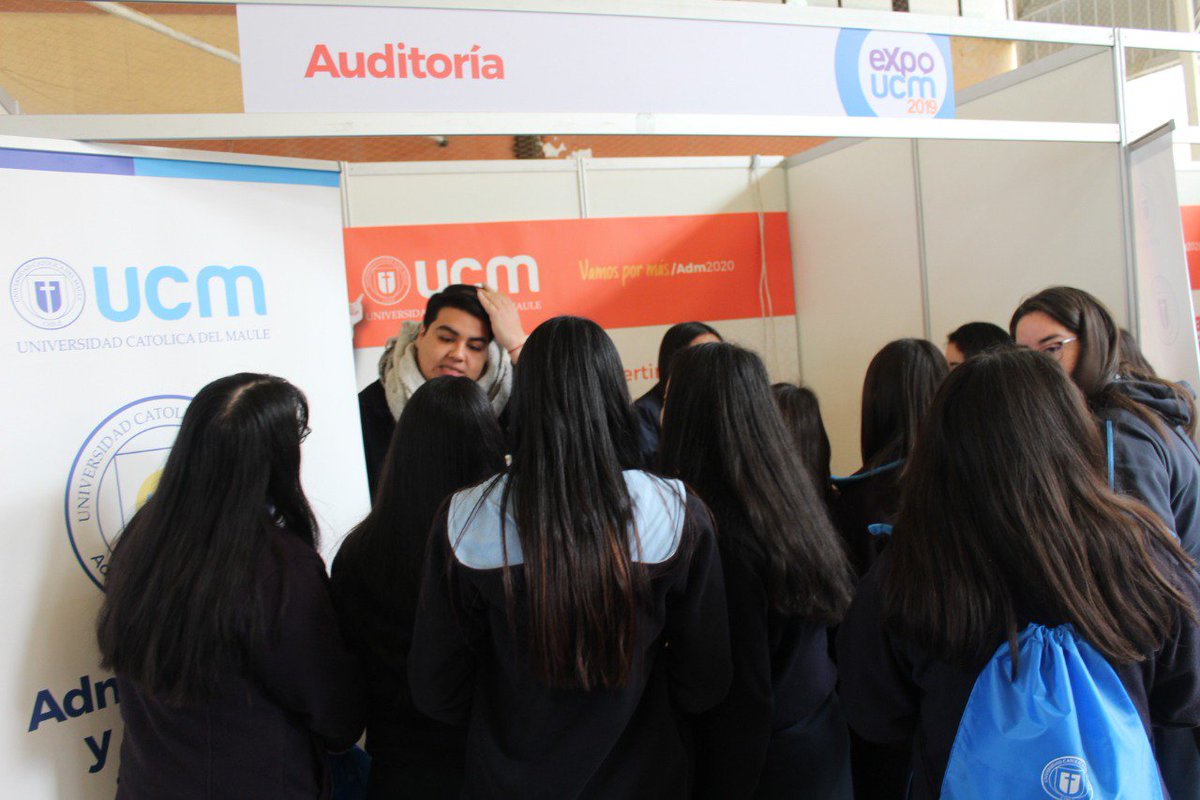 ucatolicamaule's tweet photo. 📲👇 En la #ExpoUCM #Curicó los jóvenes también tienen la chance de participar en charlas temáticas de su interés, vinculadad a las carreras.y también recorrer los laboratorios 👍✊ Somos #TuUniversidad 😉 #VamosPorMas https://t.co/0g9Kf8p3qz