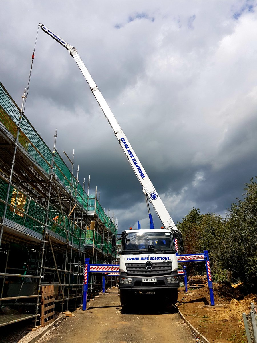 SolutionsCrane's tweet photo. Klaas 900 rsx busy lifting trusses #klaas #construction #cranehire https://t.co/fzsdhOK5eI
