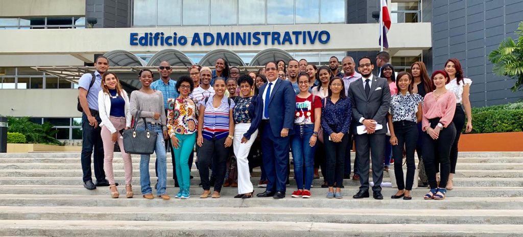 ileanaramirez13's tweet photo. Participando en la Reunión del Equipo Operativo del Congreso Iberoamericano de Comunicación Política. #ComPolRD        @ElicFernandez @nidiapaulinov            @divoskus https://t.co/bFUPskIf9H