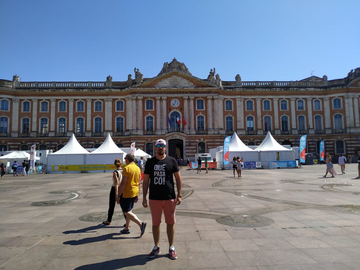 ivanmarher's tweet photo. Despues de lo de NY, ahora los de seguridad del Capitolio de Toulouse y una persona por la calle me han dicho: Que pasa co! Llevar esta camiseta por fuera de Zaragoza es una provocación 😂😂😂😂😂 @QUEPASACODESIGN @camisetaskmikze https://t.co/T3aWBdiF35