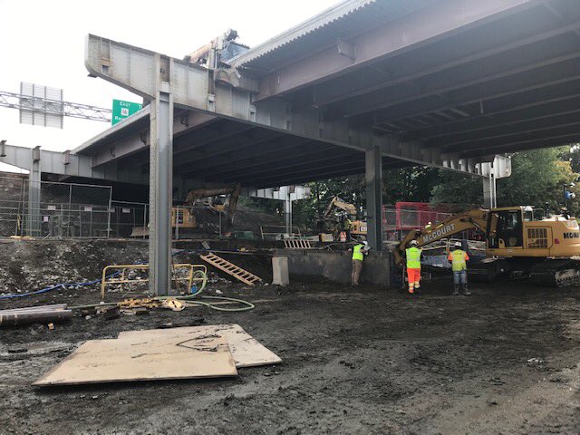 MassDOT's tweet photo. #Chelsea: Route 1 Viaduct structural steel progress this week. Check #TobinBridge #ChelseaCurves #MAtraffic details: https://t.co/5BpFeotAgN https://t.co/oL8upY0gRl