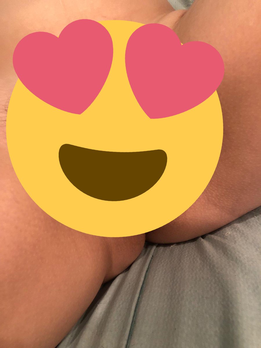 Lu_Morning_Star's tweet photo. Wanna see what’s between these legs? 😋 Message now for a deal of 5pcs/$10! Or buy one photo for $3 a piece. Lewds, nudes, feet, ass, tits, you name it you got it 🤗💕 Now accepting Venmo and CashApp! #xxx #xxxphotos #xxxvideos #nudes #lewds #thickgirl #naughtygirl #rt4rt https://t.co/2xJWnaRoET