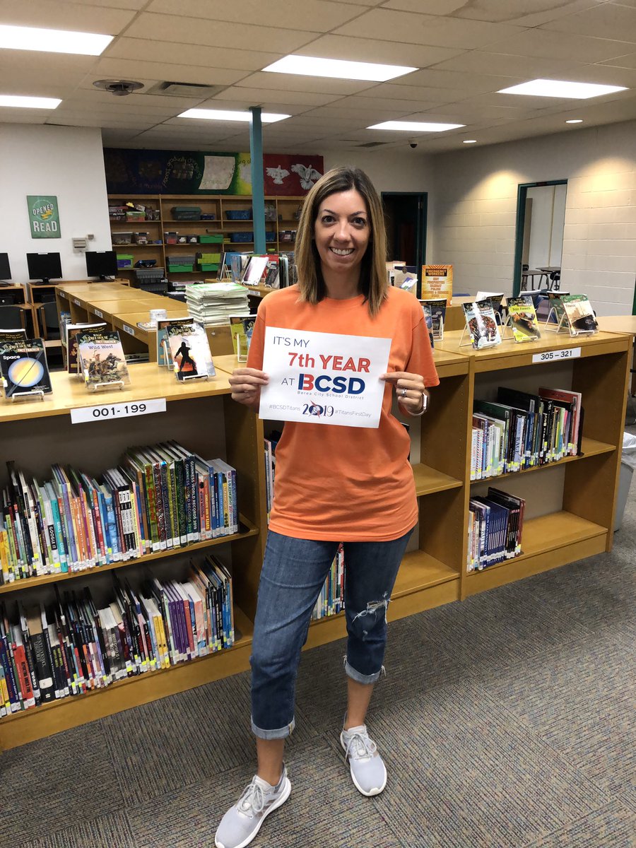 Anagnostou_K's tweet photo. First day of school with students! 7th year at BCSD. 12th year as an educator. #BeATitan #BCSD #TitansFirstDay https://t.co/WrNHhqvyRi