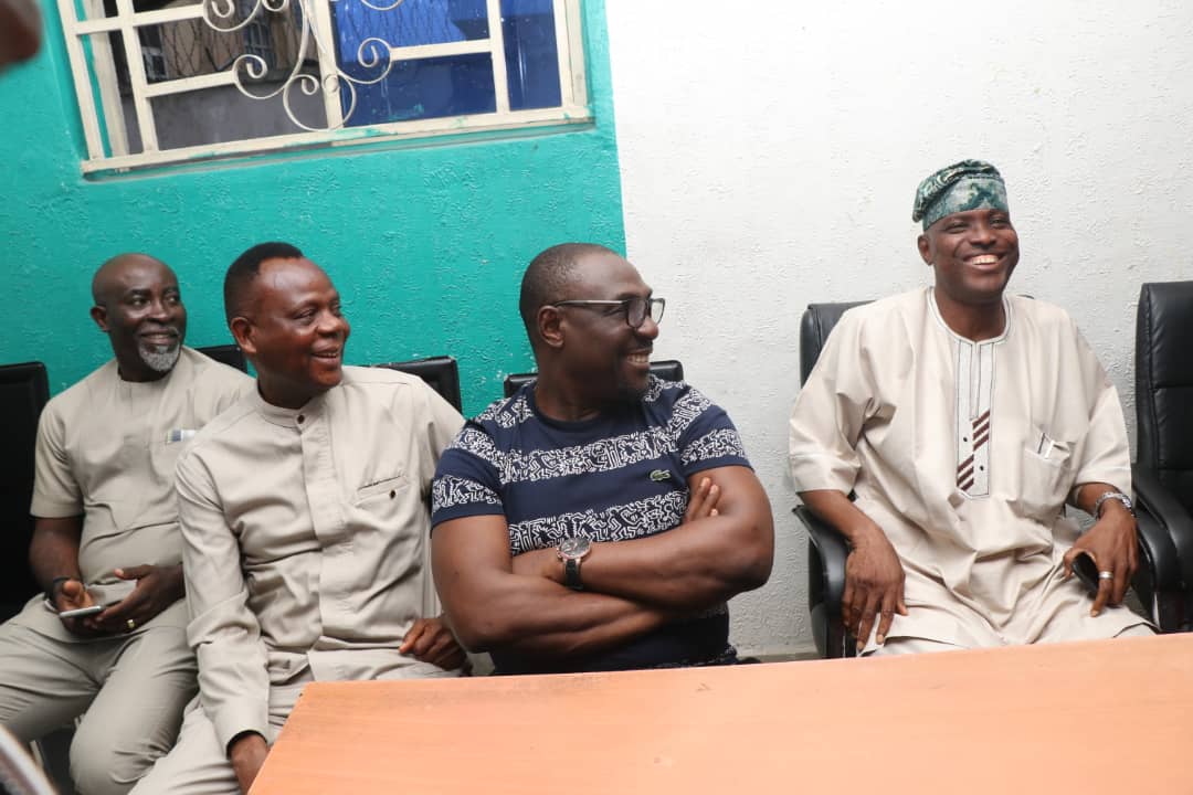 bysinfonews's tweet photo. His Excellency, David Eweze Umahi, Governor of Ebonyi/Chairman, Bayelsa State Ward Congress Electoral Committee meets with party faithfuls and governorship aspirants ahead of the PDP Three-man Ward Ad-hoc  Delegate Election, at the PDP State Secretariat, Yenagoa. https://t.co/JKmwG0Aq8H