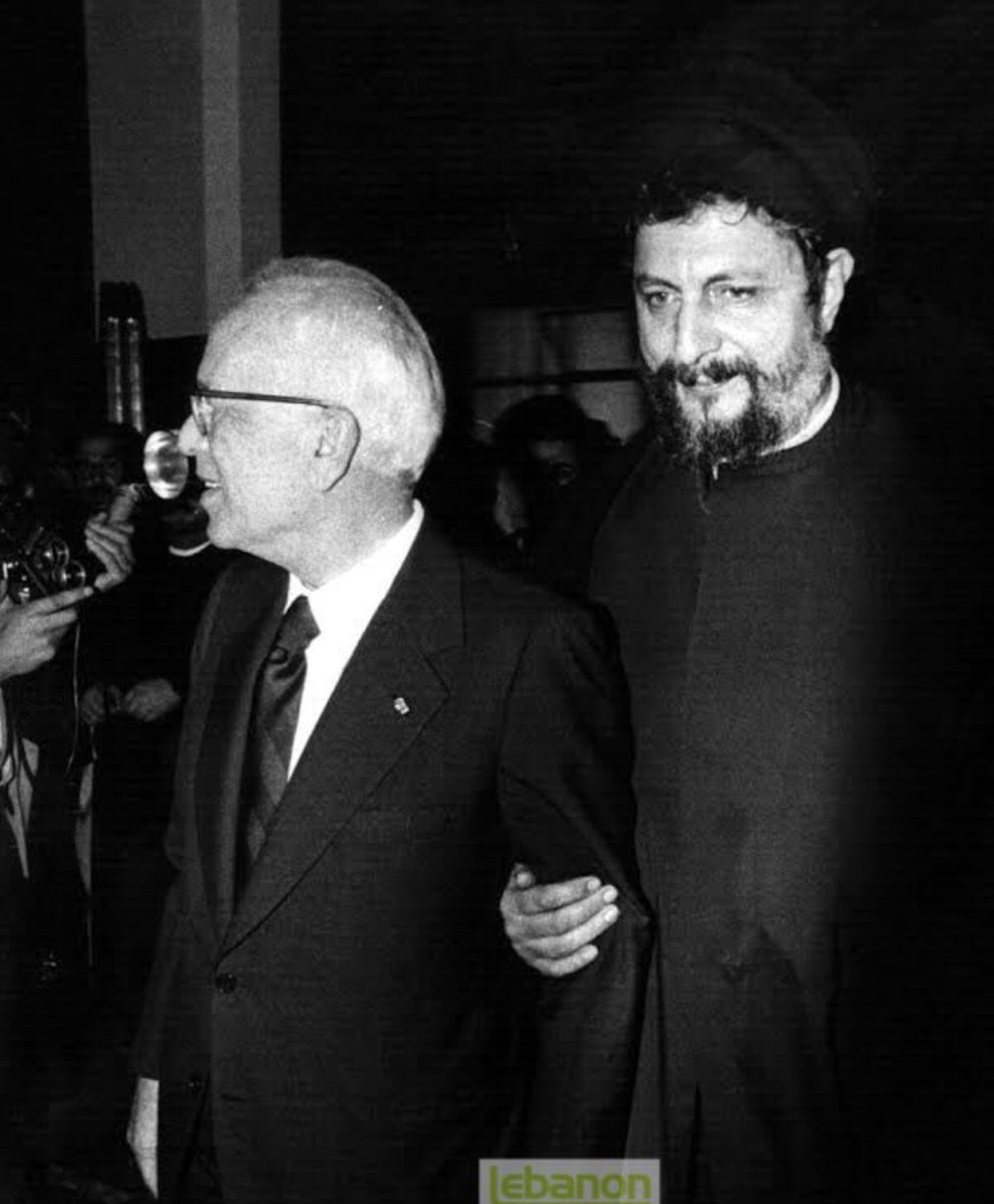 sleimanfranjieh's tweet photo. القاسم المشترك #لبنان لا لبنانان https://t.co/OM28fhqXQh