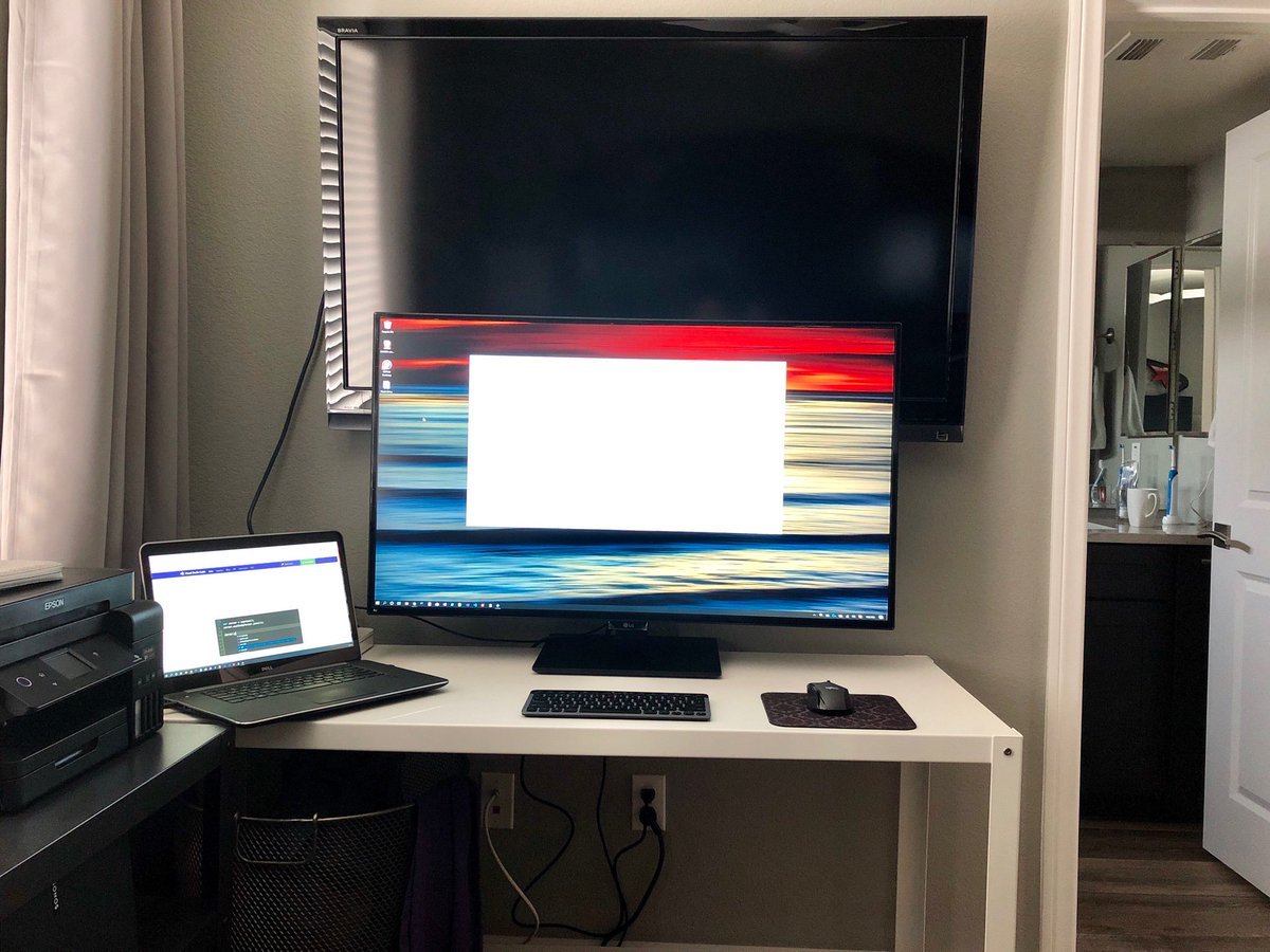 TheiPrincess's tweet photo. Trying out a 4k 43-inch monitor. Is there such a thing as being too big? #monstermonitor https://t.co/bksdO5JHyD