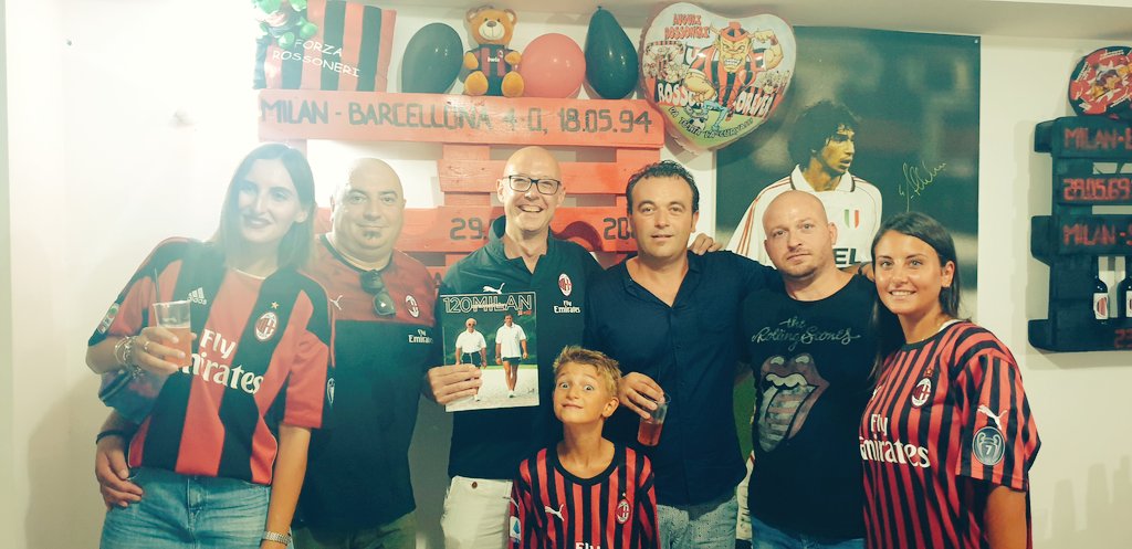 NonEvoluto's tweet photo. #Milanismo vuole anche dire aiutarsi tra di noi, facendo il possibile affinché altri fratelli 🔴⚫ possano realizzare i loro sogni. Non posso quindi far altro che 🙏 @g_lascala per averci messo 2min nel cogliere al volo l'idea di realizzare quello del @milanclubmand.... segue https://t.co/Vtnifmbe8q