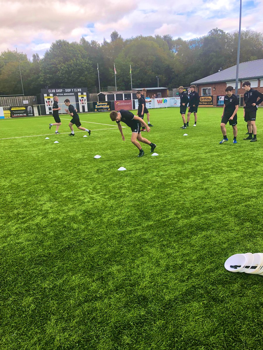 druidsyouth's tweet photo. Everyone at the club would like to congratulate all our youth players who today got there GCSE results. Even though was a time for celebration the team had to focus and prepare for the weekends fixtures #GCSEResults2019 #druids https://t.co/I2Z8oup47r