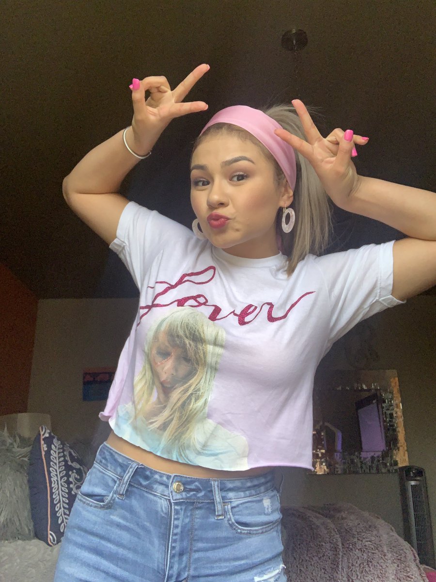 Cowboylike_B's tweet photo. #LoversLounge ready!!! πβ¨πΈπ @taylorswift13 @taylornation13 #PreOrderLover https://t.co/26Um2n7HZD