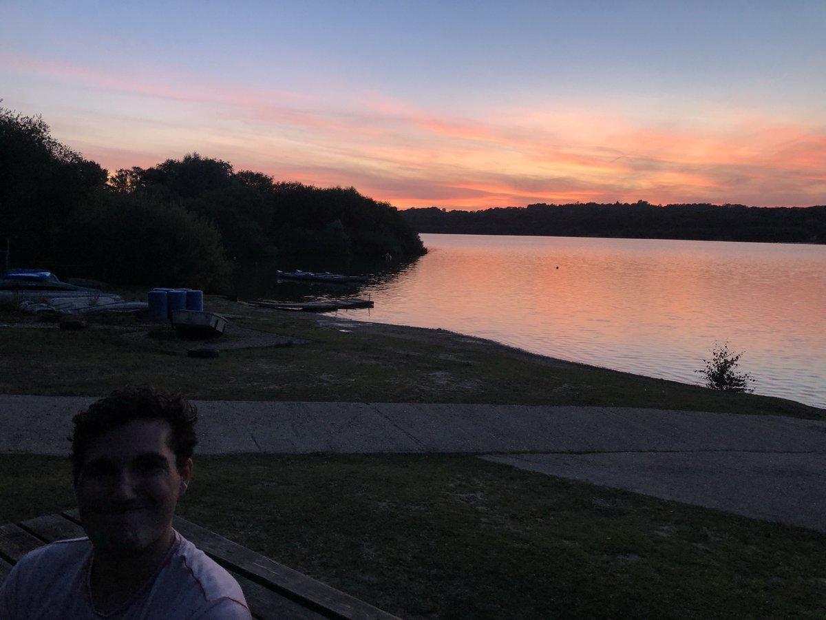 AnderidaNetwork's tweet photo. Enjoying the last of the Summer out on #WeirWood with a spot of Kayaking! #Scouting #Network #KayaksAreEasilySunk https://t.co/KYpptS0lSt
