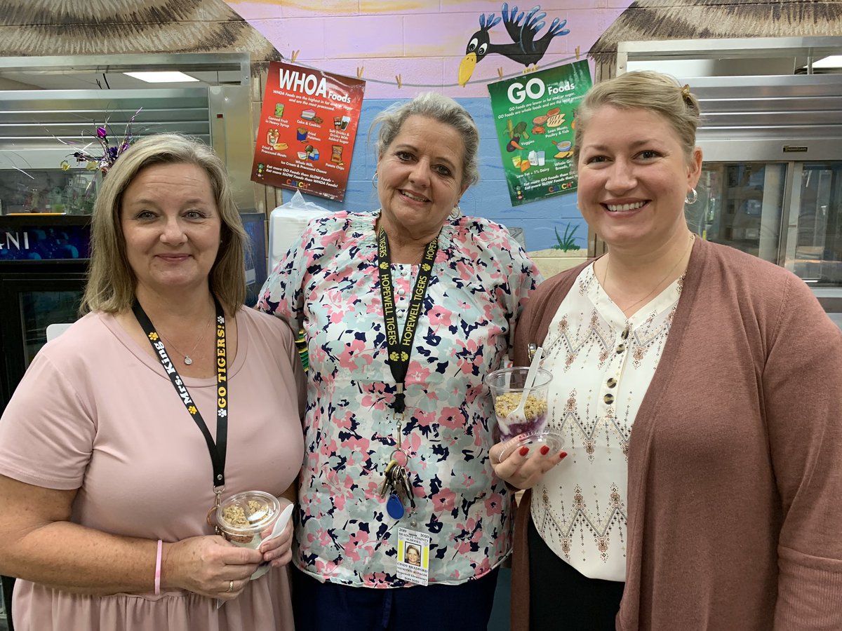 SafflesSlater's tweet photo. Tamara King and Sarah Burris enjoy the staff blueberry yogurt day @hopewelltigers Thank you Cindy Bradford @BCS_Foodies for providing this treat weekly for our school staff each Thursday. #loveourlunchladies  #keepingushealthy @BradleySchools @TNSchoolHealth https://t.co/R1Vi1UvZ6z