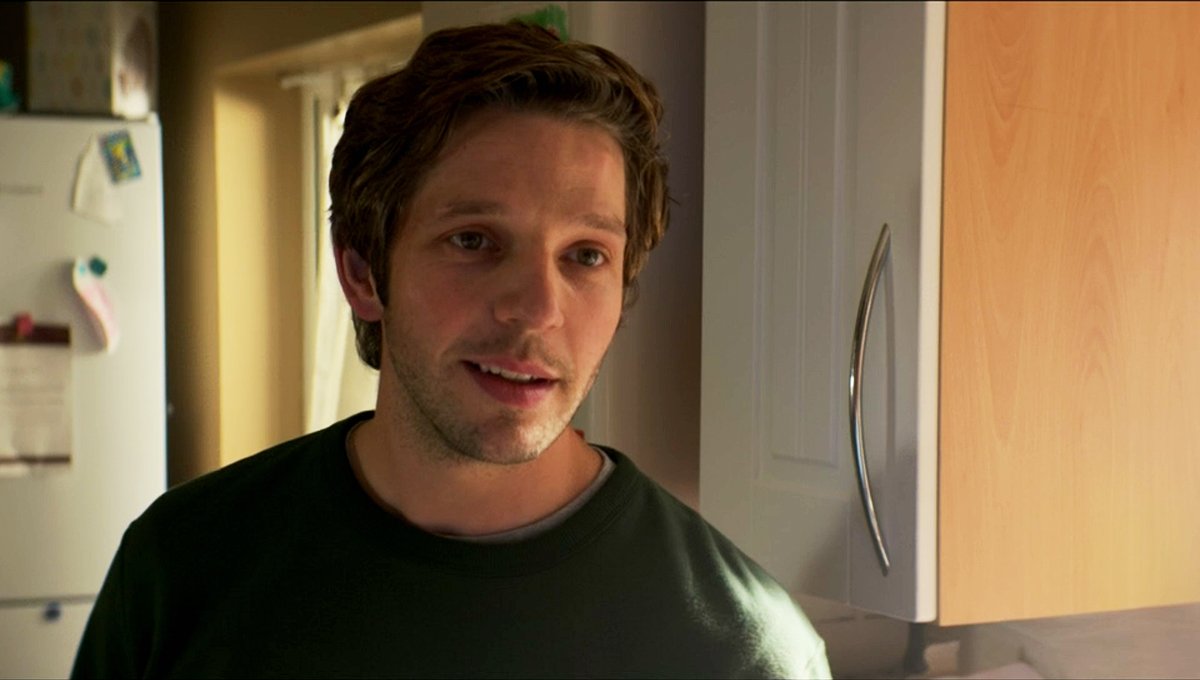 DMolonyForum's tweet photo. Thrilling to see Damien portray a new character, it's a whole new journey of disovery!! Dylan is more than a bit angsty, and we all know Damien excels at angst! And the accent! It's like an entirely different voice, amazing!👏🙌😀🤣
#DamienMolony #DylanColding #Brassic #ProudFan https://t.co/5HWhnpPqRv