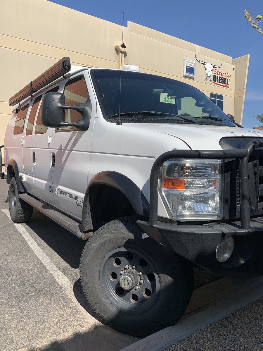 StrictlyDiesel2's tweet photo. A little pre-trip maintenance. How many #sportsmobile fans are out there?
#strictlydiesel #drivendiesel #powerstroke https://t.co/aWTGhTGApW