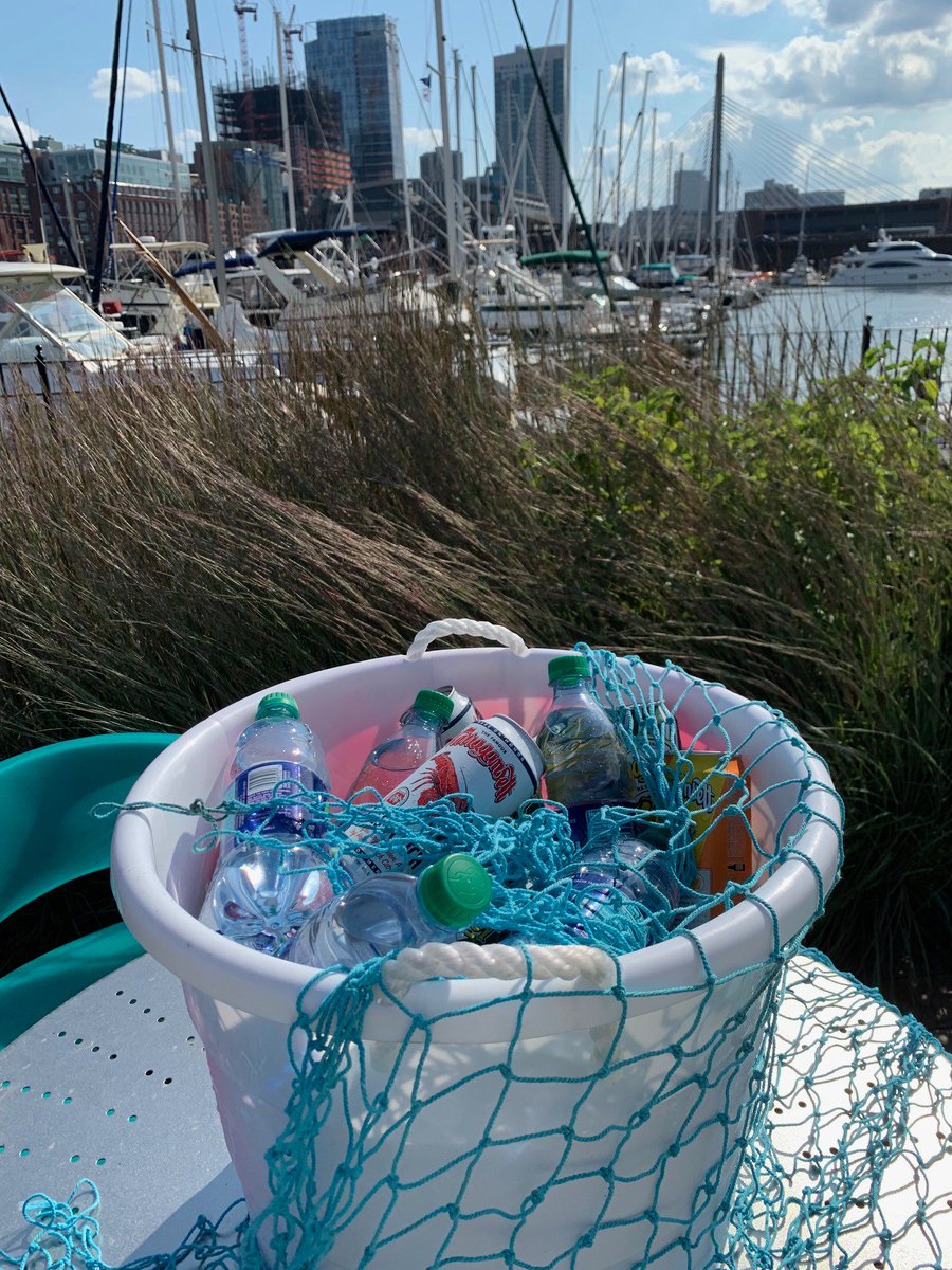 Const_Wharf's tweet photo. It’s underway so don’t miss out! @eastbostonoysters #caviar #pizza #beer @djryanbrown #tenantevent https://t.co/wfWP7xrQrY