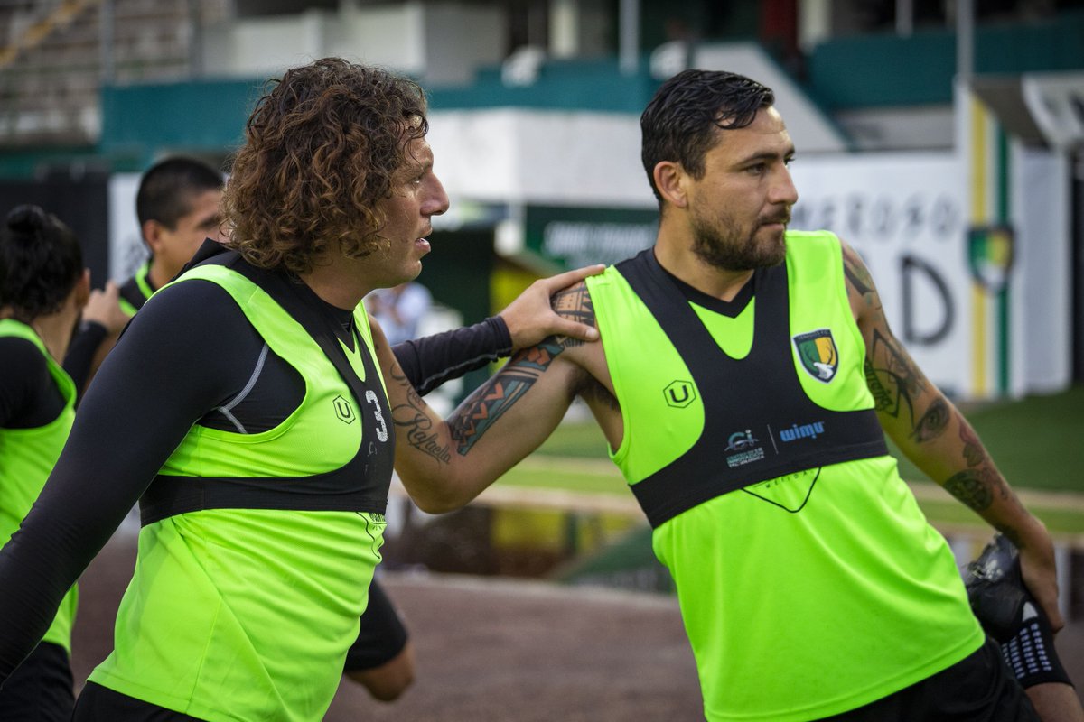 venadosfc's tweet photo. Con la preparación a tope para el partido del sábado ante Dorados, tuvimos la visita del Club Linces Merida en el entrenamiento de ayer. 🙌🏃‍♂️⚽️

#PrimeroSoyVenado 🔰 https://t.co/C6MTi4ELjN