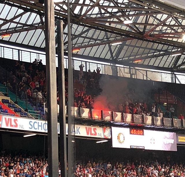 Ron_Warris's tweet photo. Uitvak vanavond. Hapoel Be'er Sheva op bezoek in De Kuip.
#nopyronoparty #awaydays #uitvak #feyhap #Feyenoord #dekuip #stopfeyenoordcity #rotterdam https://t.co/mO7ndTVLWx https://t.co/VXojglsqSy