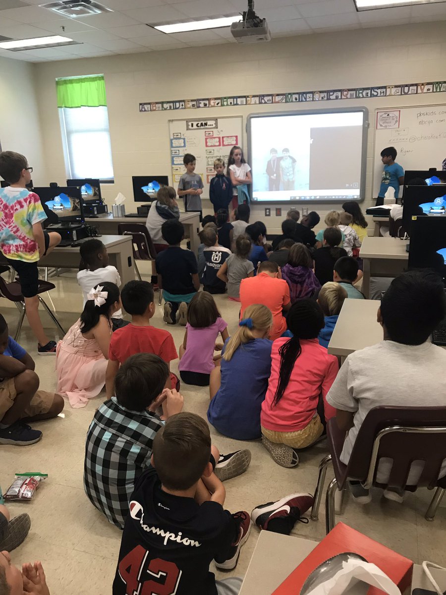 RobinKRyan's tweet photo. Our first Tech Club meeting of the year was a HUGE (50+ Ss) success. What should our # be? https://t.co/9vBsSTgp2F