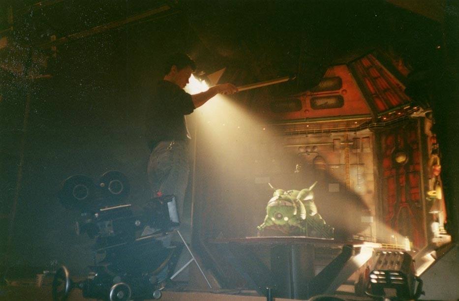 Reddwarfzone's tweet photo. The Model Unit filming Starbug in the Docking Bay. #Reddwarf #Modelunit #RDbehindthescenes #Starbug https://t.co/NAaw8DyIi2