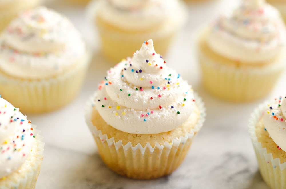 TheCreativeBite's tweet image. Best Birthday Cupcakes are the perfect dessert recipe for your special celebration! A light and moist homemade vanilla cake is topped with the perfect whipped buttercream and colorful sprinkles for a sweet treat everyone will love.

bit.ly/2JnKAoC