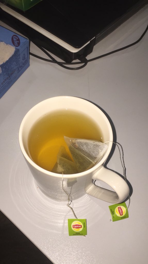 AbduulAIG's tweet photo. Double bag 🌿 in a green level 🍵 #tea #tealover #tealove #mrtea #mrstea #misstea #myfuturemrstea #lipton #ilovetea https://t.co/p7BnylrRnr