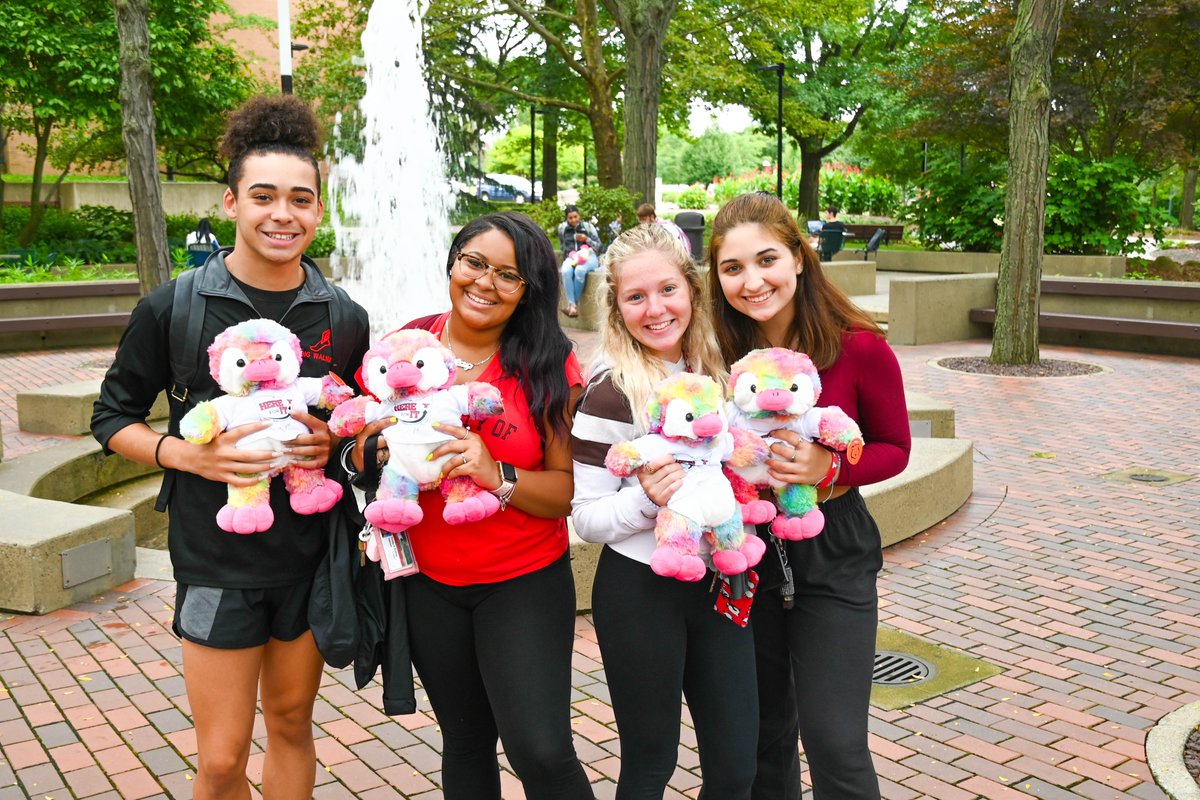 youngstownstate's tweet photo. Penguins, meet your penguins 🐧 https://t.co/40gtbsDtLY