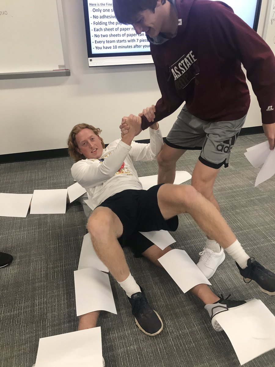 AtteberyMolly's tweet photo. Business Management Students working as a team in “Don’t drop the paper” activity. #workingtogether #strategy #futuremanagement @LakeCreekHS 🦁 https://t.co/j1wHmQgvqQ
