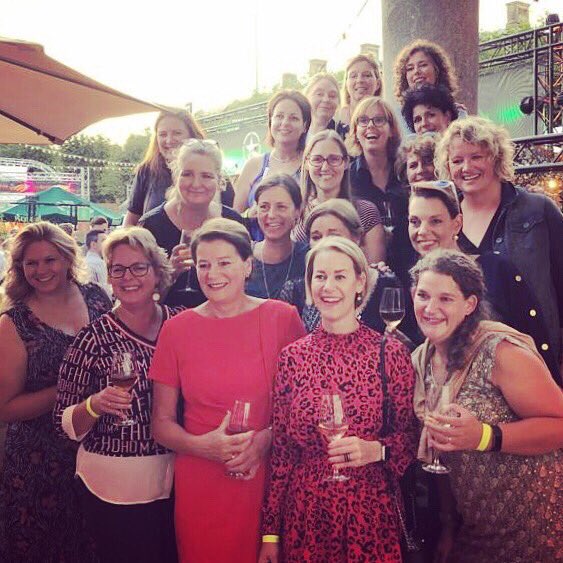 IngeborgDijkstr's tweet photo. Een avondje Preuvenemint met de Ondernemende Vrouwen Maastricht. Het was erg gezellig!
#preuvenemint #preuvenemint2019 #maastricht #ondernemendevrouwen #zakenvrouwen @OVM043 @AnnemariePenn https://t.co/HYzDsg46UO