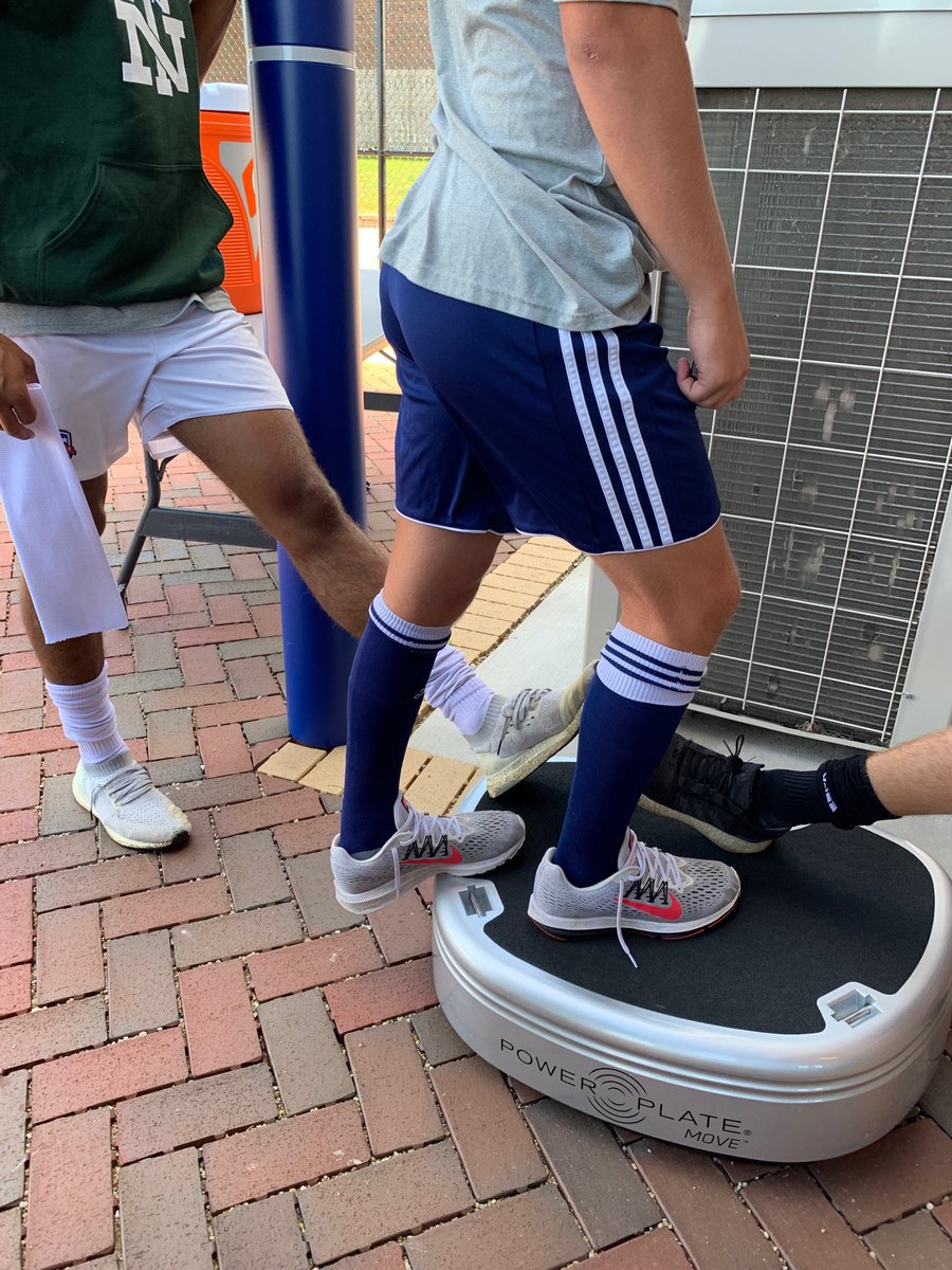 DaleGrooms's tweet photo. Yes, more than one athlete can ⁦@PowerPlateUSA⁩ at one time ⁦@AthleticsNTHS⁩ https://t.co/keXNthPe0g