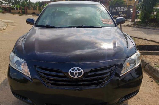 CarDealerBot's tweet photo. ** AMERICAN USED 2007 TOYOTA CAMRY LE **

Type: Toyota Camry (2007)
Location: 📌 Ikeja, Lagos
Price: ₦2,600,000 (Negotiable)
Transmission: Automatic
Condition: Tokunbo/Foreign Used
Mileage: 90,000 km
Dealer: @BuyLagos_
Link: https://t.co/gmVlsaGVCv . https://t.co/k6689kZsyr