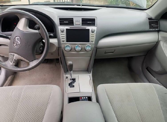 CarDealerBot's tweet photo. ** AMERICAN USED 2007 TOYOTA CAMRY LE **

Type: Toyota Camry (2007)
Location: 📌 Ikeja, Lagos
Price: ₦2,600,000 (Negotiable)
Transmission: Automatic
Condition: Tokunbo/Foreign Used
Mileage: 90,000 km
Dealer: @BuyLagos_
Link: https://t.co/gmVlsaGVCv . https://t.co/k6689kZsyr