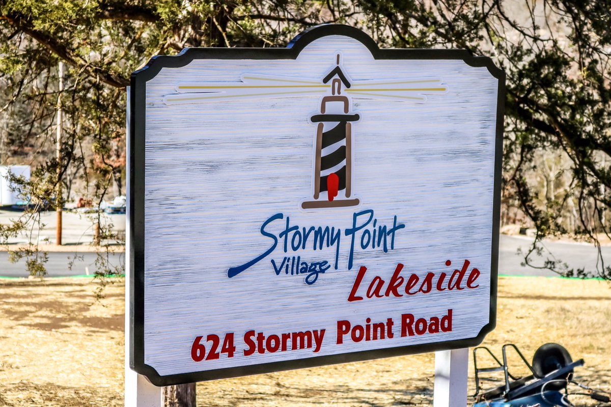 SpvLakeside's tweet photo. Great lakeside  location and amenities in a nightly rental.....Nice! 😊👌👙🎉#capitalvacations #nightlyrental #lakeside #resortlife #nightlyrental #bransonmo https://t.co/pYoakU6YfS
