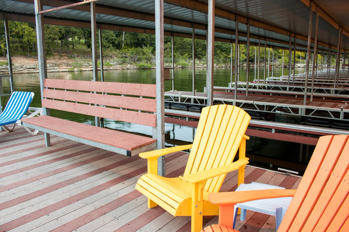 SpvLakeside's tweet photo. Great lakeside  location and amenities in a nightly rental.....Nice! 😊👌👙🎉#capitalvacations #nightlyrental #lakeside #resortlife #nightlyrental #bransonmo https://t.co/pYoakU6YfS