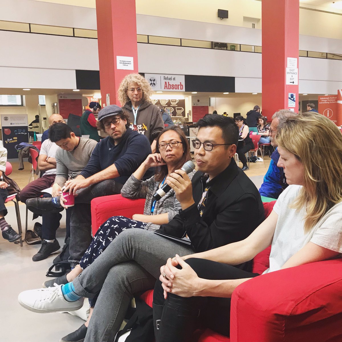 StartToFinnish's tweet image. Our producer Hongjia Qi sharing the experience of From Start to Finnish with other colleagues at the international exchange event organised by @VisitingArts . 

@CanadaHub @taiwanseason19 @edfringe 

📷 Sophia Victoria