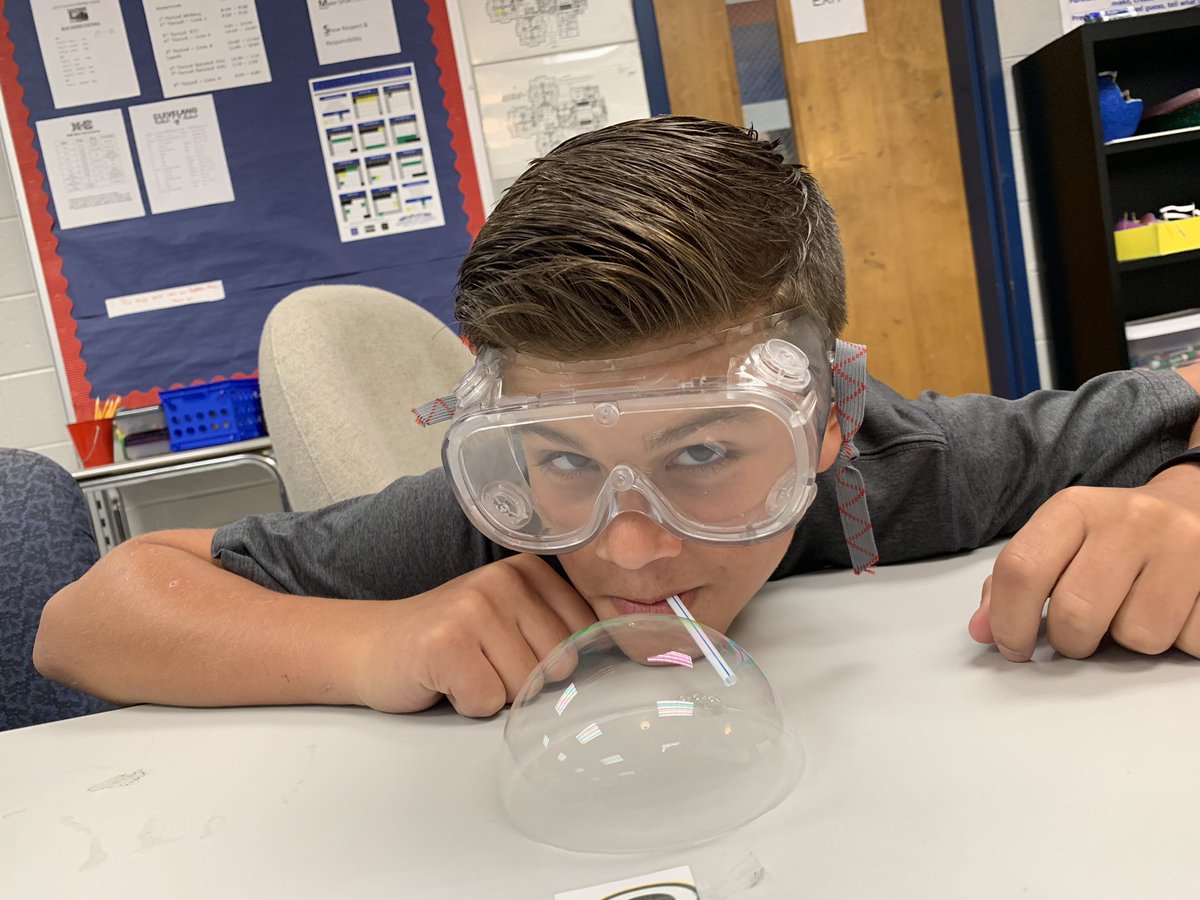 7thCms's tweet photo. @CoachJohnWeiss 7th grade Science class finding independent and dependent variables...Bubble Lab https://t.co/YQU58LHidK